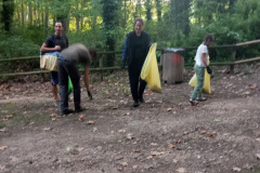 Recollida d\'escombraries a la natura a Hostalric el setembre de 2024